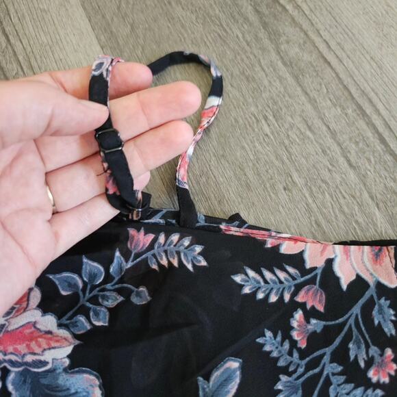 NWT Olivaceous Cold Shoulder Blouse - Picture 6 of 9